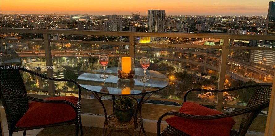 Condominio en Miami, Florida, 1 dormitorio № 1787275