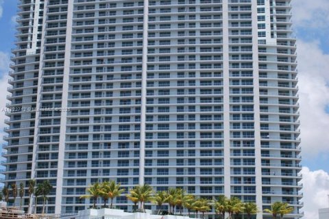 Condominio en venta en Miami, Florida, 1 dormitorio, 75.62 m2 № 1787275 - foto 17