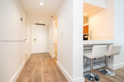 Купить кондоминиум в Майами, Флорида 1 спальня, 79.9м2, № 1948097 - фото 23