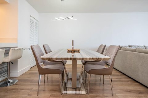 Купить кондоминиум в Майами, Флорида 1 спальня, 79.9м2, № 1948097 - фото 9