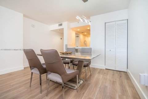 Купить кондоминиум в Майами, Флорида 1 спальня, 79.9м2, № 1948097 - фото 10