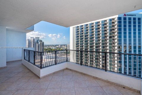 Купить кондоминиум в Майами, Флорида 1 спальня, 79.9м2, № 1948097 - фото 29