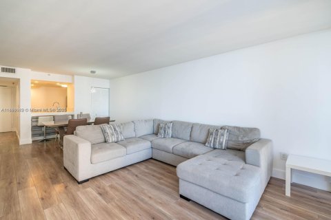 Купить кондоминиум в Майами, Флорида 1 спальня, 79.9м2, № 1948097 - фото 4