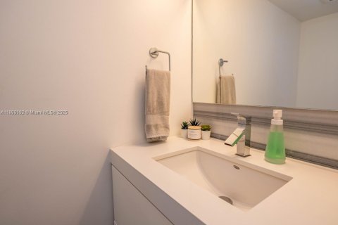 Купить кондоминиум в Майами, Флорида 1 спальня, 79.9м2, № 1948097 - фото 17