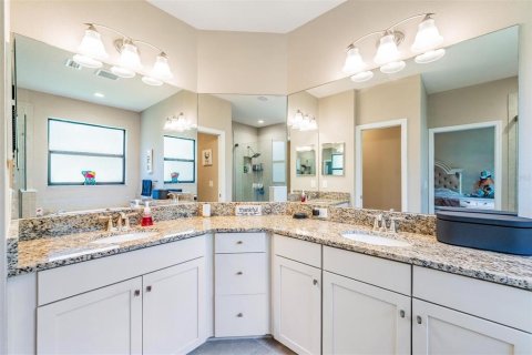 Townhouse in Wesley Chapel, Florida 3 bedrooms, 162.39 sq.m. № 1900065 - photo 24
