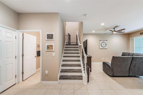 Townhouse in Wesley Chapel, Florida 3 bedrooms, 162.39 sq.m. № 1900065 - photo 9
