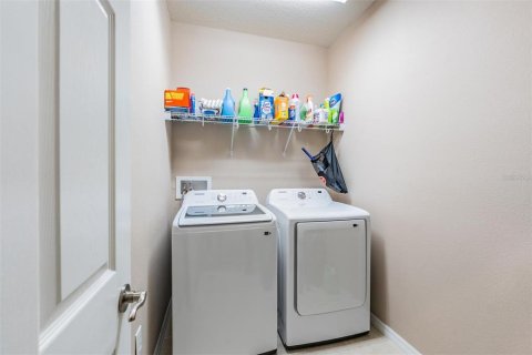 Townhouse in Wesley Chapel, Florida 3 bedrooms, 162.39 sq.m. № 1900065 - photo 20
