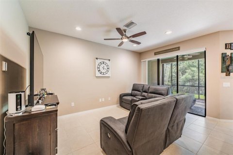 Townhouse in Wesley Chapel, Florida 3 bedrooms, 162.39 sq.m. № 1900065 - photo 11