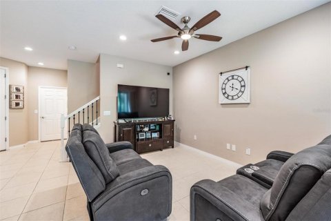 Townhouse in Wesley Chapel, Florida 3 bedrooms, 162.39 sq.m. № 1900065 - photo 12