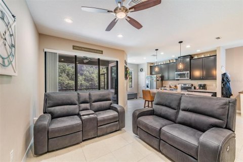Townhouse in Wesley Chapel, Florida 3 bedrooms, 162.39 sq.m. № 1900065 - photo 13