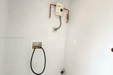 Casa en venta en Miami Gardens, Florida, 3 dormitorios, 107.21 m2 № 2047067 - foto 15