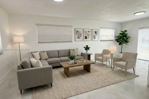 Casa en venta en Miami Gardens, Florida, 3 dormitorios, 107.21 m2 № 2047067 - foto 5