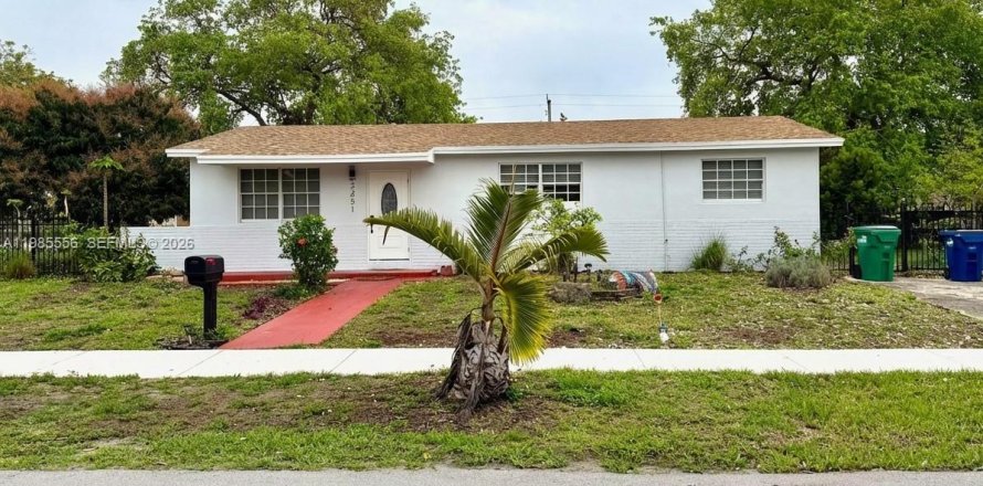 Casa en Miami Gardens, Florida 3 dormitorios, 107.21 m2 № 2047067