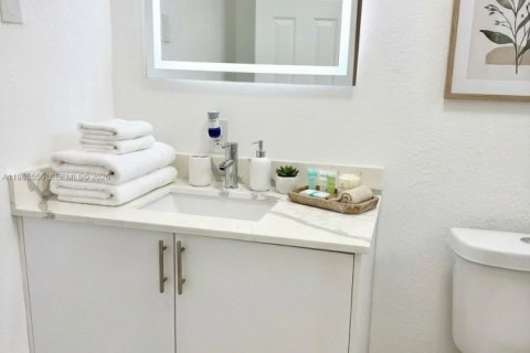 Casa en venta en Miami Gardens, Florida, 3 dormitorios, 107.21 m2 № 2047067 - foto 14