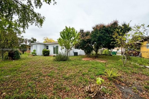 Casa en venta en Miami Gardens, Florida, 3 dormitorios, 107.21 m2 № 2047067 - foto 21