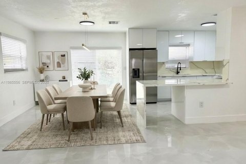 Casa en venta en Miami Gardens, Florida, 3 dormitorios, 107.21 m2 № 2047067 - foto 6