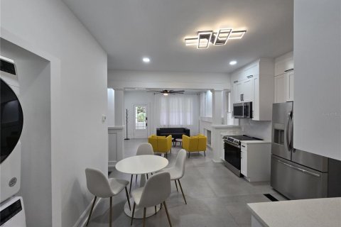 Apartamento en alquiler en Saint Petersburg, Florida, 3 dormitorios, 185.8 m2 № 1917115 - foto 10