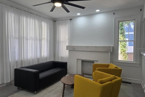 Apartamento en alquiler en Saint Petersburg, Florida, 3 dormitorios, 185.8 m2 № 1917115 - foto 8