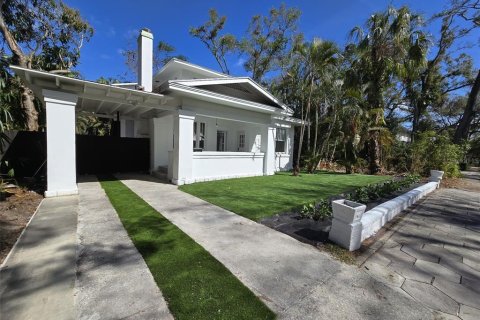 Apartamento en alquiler en Saint Petersburg, Florida, 3 dormitorios, 185.8 m2 № 1917115 - foto 2