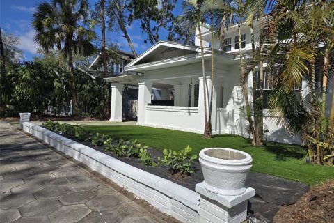 Apartamento en alquiler en Saint Petersburg, Florida, 3 dormitorios, 185.8 m2 № 1917115 - foto 1