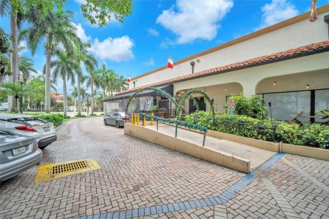 Commercial property in Boca Raton, Florida № 1705738 - photo 11