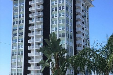 Condo à Redington Shores, Floride, 2 chambres  № 2104200