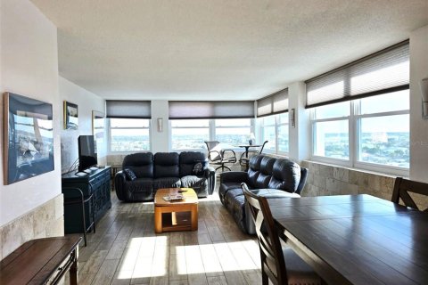Copropriété à louer à Redington Shores, Floride: 2 chambres, 134.71 m2 № 2104200 - photo 5