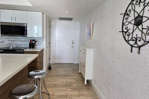 Copropriété à louer à Redington Shores, Floride: 2 chambres, 134.71 m2 № 2104200 - photo 4