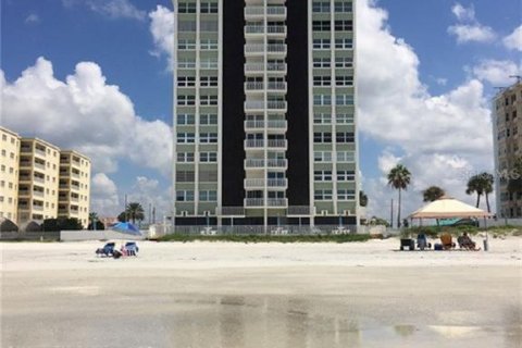 Copropriété à louer à Redington Shores, Floride: 2 chambres, 134.71 m2 № 2104200 - photo 25