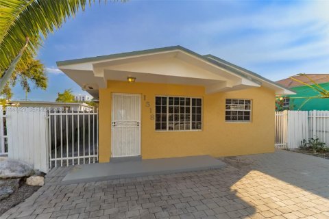Casa en Miami, Florida 3 dormitorios, 111.11 m2 № 2029131