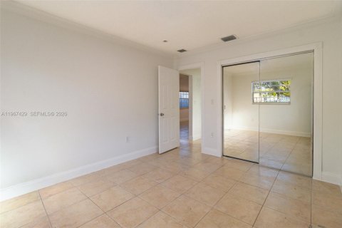 Casa en venta en Miami, Florida, 3 dormitorios, 111.11 m2 № 2029131 - foto 18