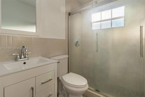 Casa en venta en Miami, Florida, 3 dormitorios, 111.11 m2 № 2029131 - foto 19