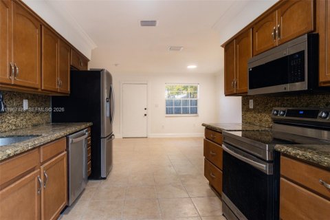 Casa en venta en Miami, Florida, 3 dormitorios, 111.11 m2 № 2029131 - foto 9