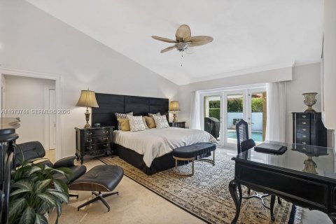 House in Miami, Florida 3 bedrooms, 185.25 sq.m. № 2041433 - photo 9