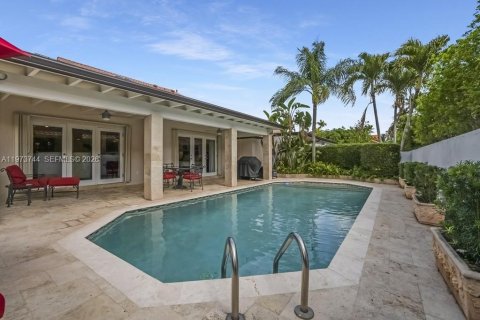 House in Miami, Florida 3 bedrooms, 185.25 sq.m. № 2041433 - photo 22