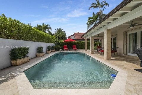 House in Miami, Florida 3 bedrooms, 185.25 sq.m. № 2041433 - photo 23