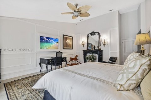 House in Miami, Florida 3 bedrooms, 185.25 sq.m. № 2041433 - photo 10