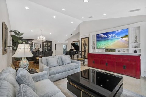 House in Miami, Florida 3 bedrooms, 185.25 sq.m. № 2041433 - photo 21