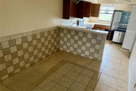 Villa ou maison à louer à Kissimmee, Floride: 3 chambres, 123.47 m2 № 2113128 - photo 6