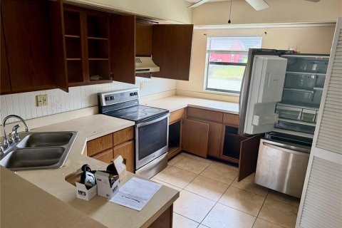 Villa ou maison à louer à Kissimmee, Floride: 3 chambres, 123.47 m2 № 2113128 - photo 7