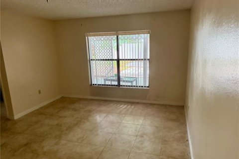 Villa ou maison à louer à Kissimmee, Floride: 3 chambres, 123.47 m2 № 2113128 - photo 8