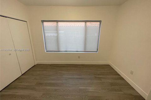 Apartamento en alquiler en Miami, Florida, 2 dormitorios, 444.44 m2 № 2020248 - foto 9