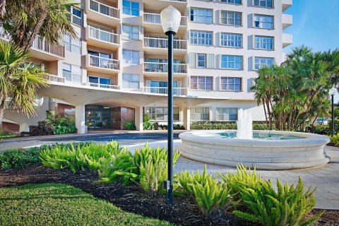 Copropriété à louer à West Palm Beach, Floride: 2 chambres, 105.26 m2 № 1072628 - photo 1