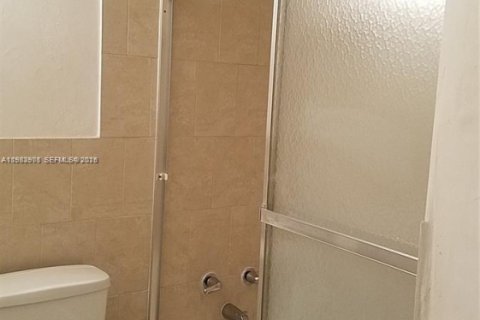 Copropriété à vendre à North Miami, Floride: 1 chambre, 66.33 m2 № 2048551 - photo 11