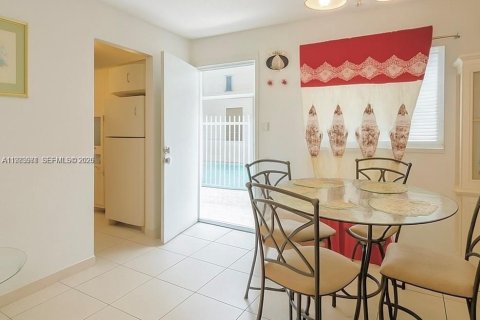 Copropriété à vendre à North Miami, Floride: 1 chambre, 66.33 m2 № 2048551 - photo 9