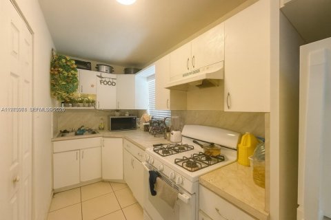 Copropriété à vendre à North Miami, Floride: 1 chambre, 66.33 m2 № 2048551 - photo 7