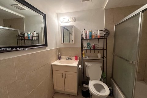 Copropriété à vendre à North Miami, Floride: 1 chambre, 66.33 m2 № 2048551 - photo 12