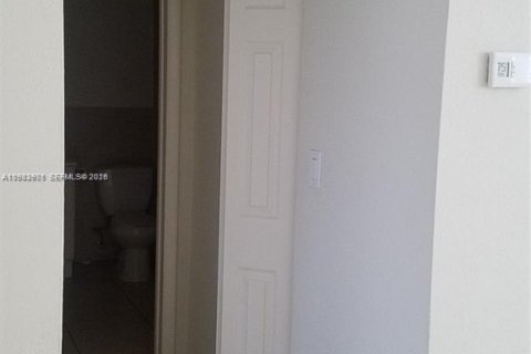 Copropriété à vendre à North Miami, Floride: 1 chambre, 66.33 m2 № 2048551 - photo 10