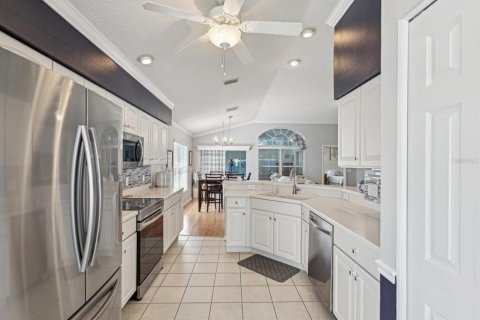House in Hudson, Florida 3 bedrooms, 156.35 sq.m. № 1680735 - photo 11