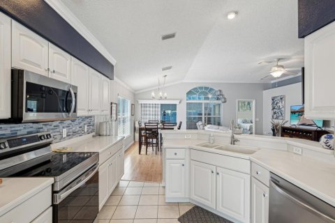House in Hudson, Florida 3 bedrooms, 156.35 sq.m. № 1680735 - photo 12